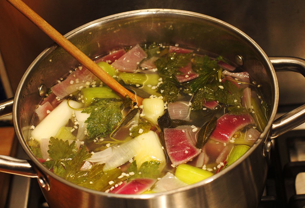 Homemade-vegetable-stock2